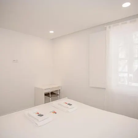 Liiiving In - Ribeira Riverside Oporto