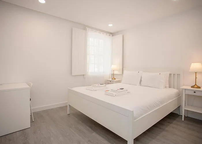 Liiiving In - Ribeira Riverside Oporto