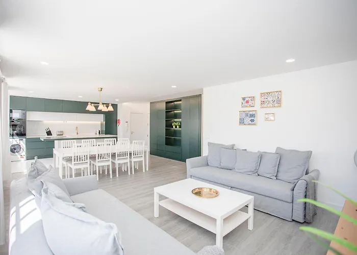 Liiiving In - Ribeira Riverside Oporto