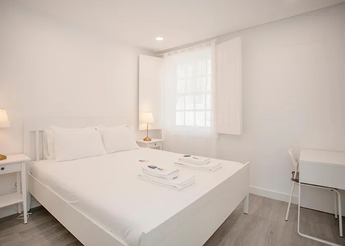 Liiiving In - Ribeira Riverside