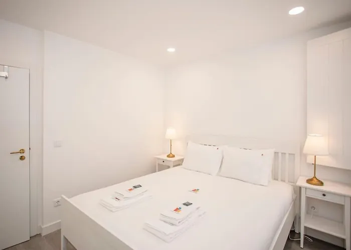 Liiiving In - Ribeira Riverside