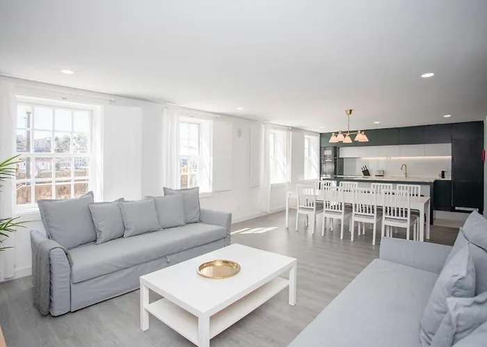 Liiiving In - Ribeira Riverside