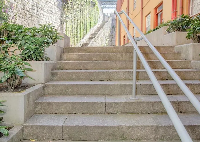 Liiiving In - Ribeira Riverside