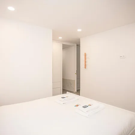 Liiiving In - Ribeira Riverside 아파트 *