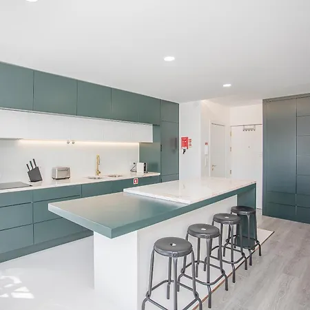 Liiiving In - Ribeira Riverside 아파트 *