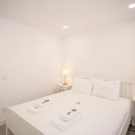 Liiiving In - Ribeira Riverside 아파트 포르투