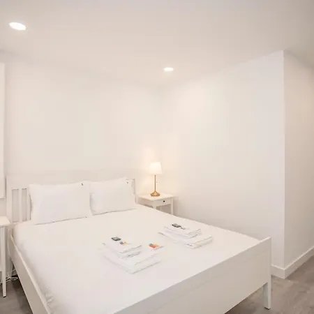 Liiiving In - Ribeira Riverside Appartement *