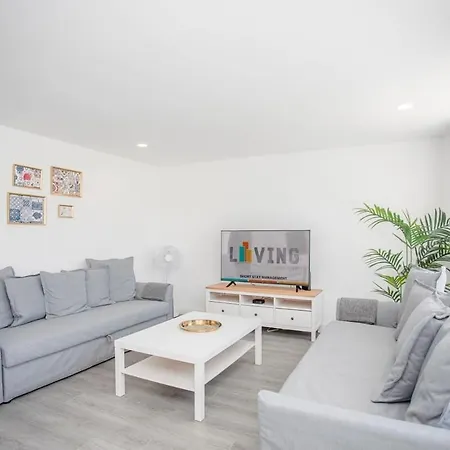 Liiiving In - Ribeira Riverside Apartment *